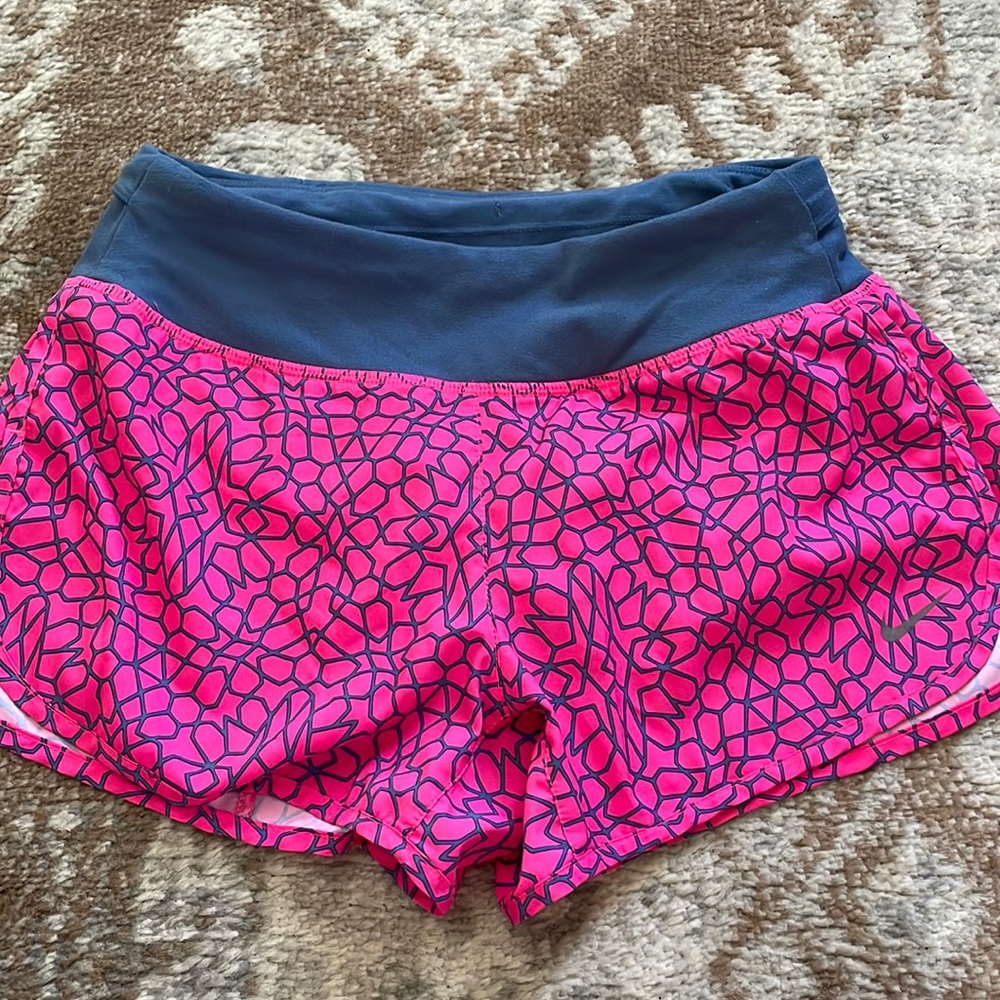 Xs Nike short shorts